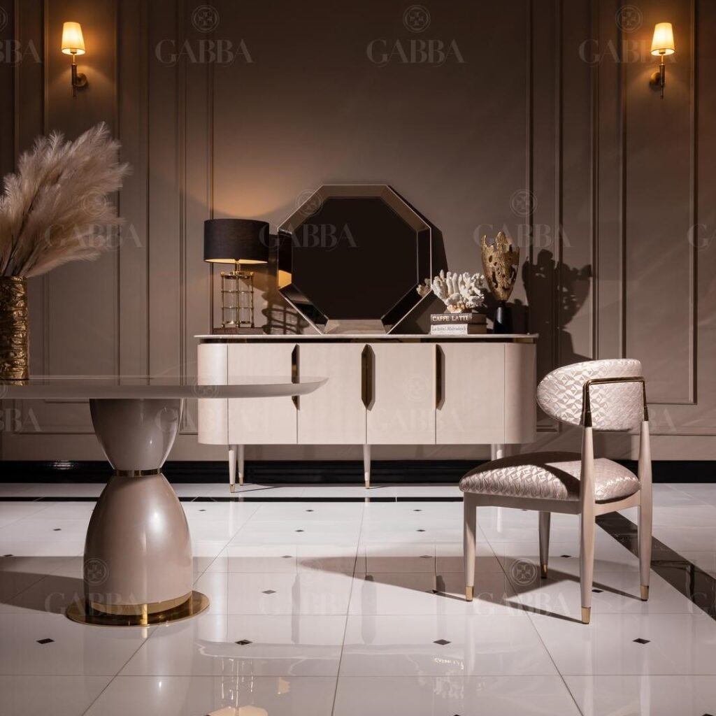 Ekskluzywne meble do jadalni - jasna komoda z lustrem, krzesło, stół