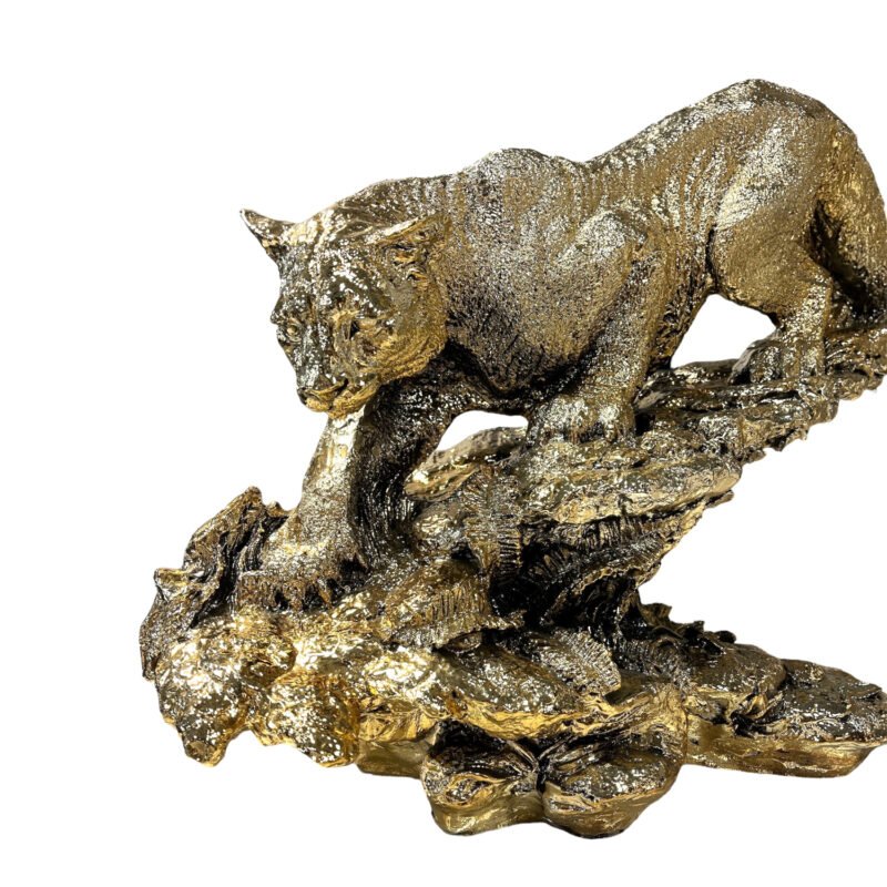 Złota figurka Pantera na skale 70 cm - obrazek 2